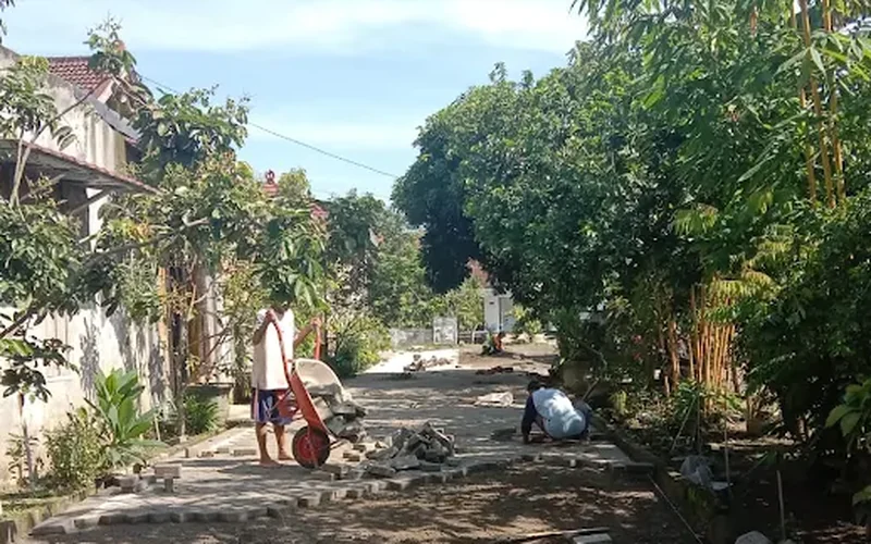 Pekerjaan Paving Akses Jalan Lingkungan